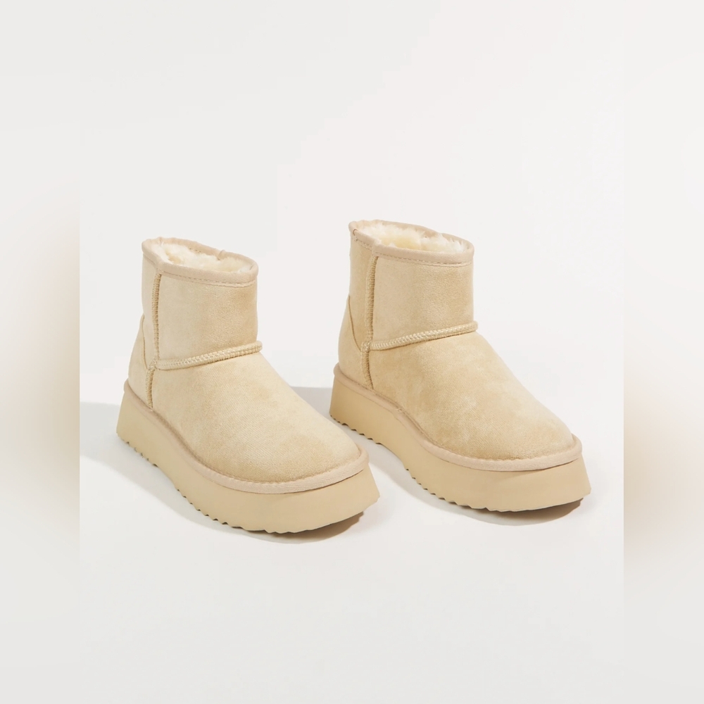 NWT Altar'd State Fuzzy Cloud Bootie Shoes Light Natural Size 6